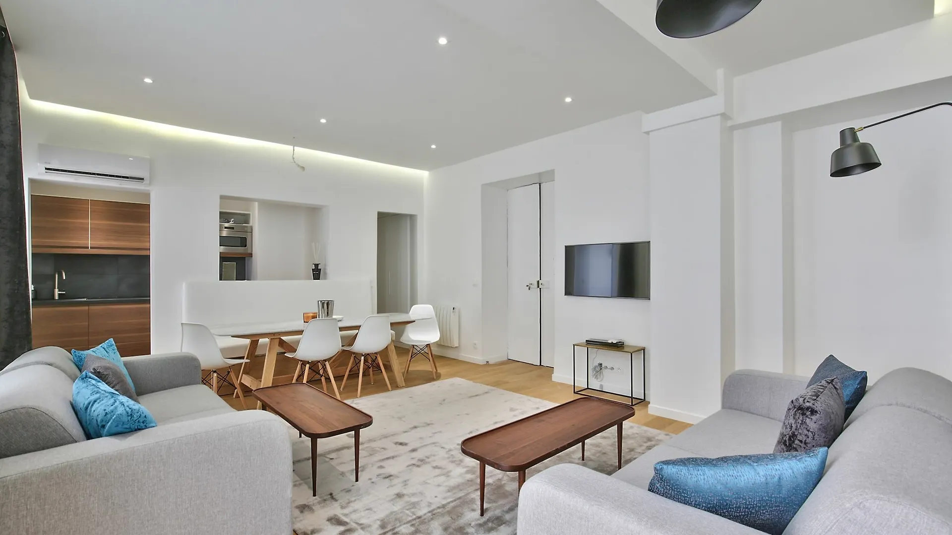 Apartment 69 - Authentic Parisian